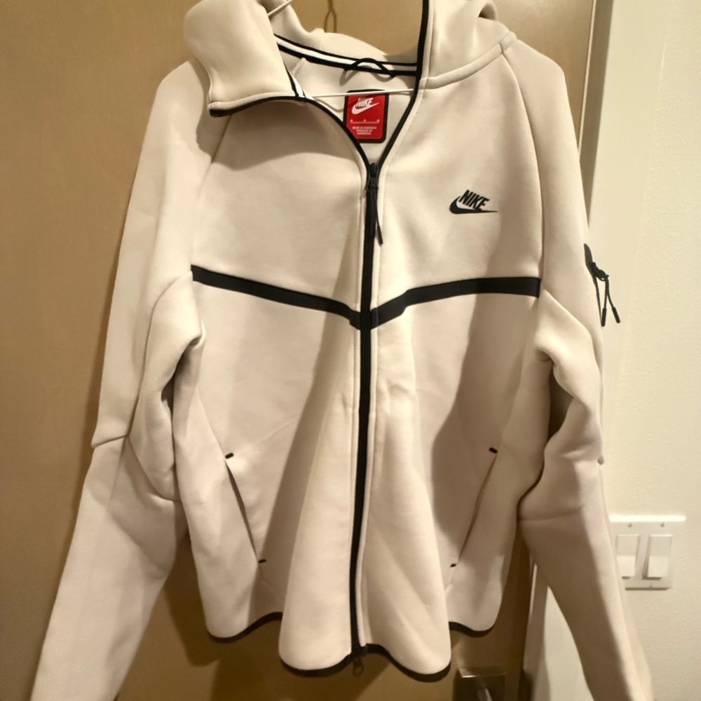 Nike White and Black Zip-Up Jacket